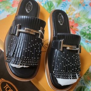 NIB 10.5 Tod's Sandals Black